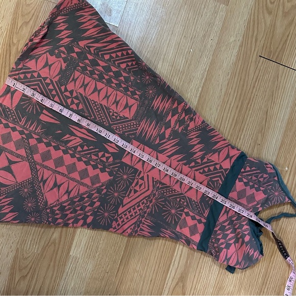 Patagonia women’s XS halter dress tribal coral built in bra - Picture 8 of 8